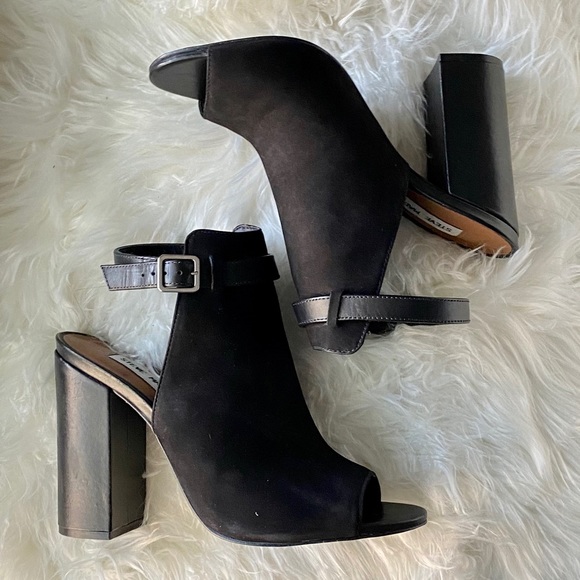 Steve Madden Shoes - Steve Madden Carnabi sling back peep toe sandal